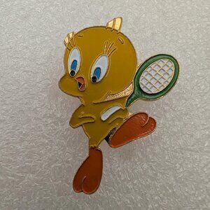 Tweety Bird Pin ~ Tennis ~ WB Looney Tunes ~ 80's Vintage  Warner Bros